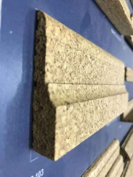 Плинтус пробковый ArtCorkDesing С 103 лакированный 12х65х910 мм в Каменске-Уральском