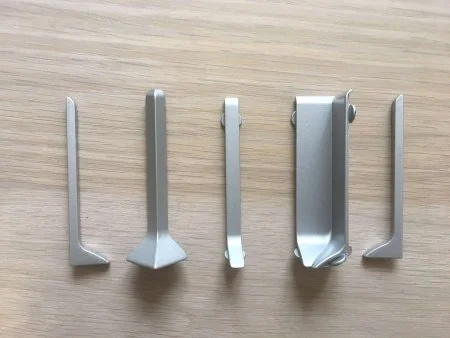 Внутренний угол для плинтуса ЭлитПроф Плоский 60 (Алюм) в Каменске-Уральском