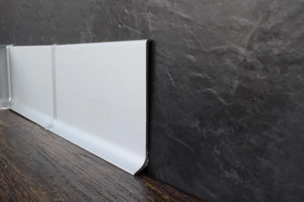 Алюминиевый плинтус ЭлитПроф Анодированный Плоский (100х11х2500 мм) в Каменске-Уральском