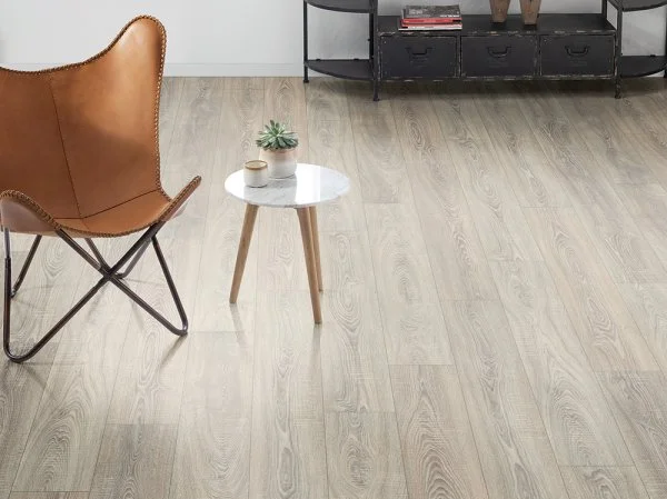 Ламинат Egger PRO 8/33 4V Дуб Бардолино серый EPL036 в Каменске-Уральском