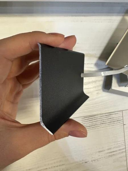 Алюминиевый плинтус Bonkeel ПЛ80 515л Черный (78,5х11,2х2500мм) в Каменске-Уральском