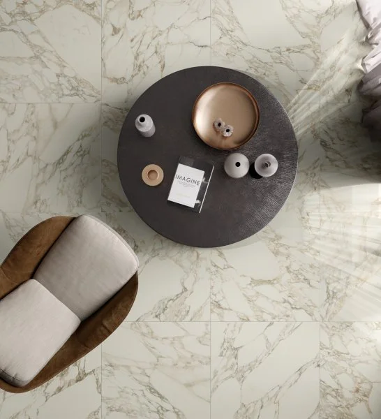 Керамогранит Italon Шарм Делюкс Арабескато Уайт 80х80 (Натуральная и реттифицированная) в Каменске-Уральском